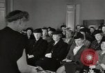 Standbild Frauen Wähler United States USA, 1947, aus Sekunde 14 historischem Filmmaterial Videoclip 65675025324