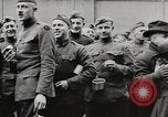Standbild amerikanische Truppen die Rückkehr nach Ersten Weltkrieg United States USA, 1919, aus Sekunde 56 historischem Filmmaterial Videoclip 65675025328