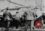 Standbild Ford 3 Tonne M1918 light Tanks umgeworfen während des Tests Michigan United States USA, 1918, aus Sekunde 17 historischem Filmmaterial Videoclip 65675025330