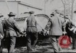 Standbild Ford 3 Tonne M1918 light Tanks umgeworfen während des Tests Michigan United States USA, 1918, aus Sekunde 18 historischem Filmmaterial Videoclip 65675025330