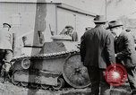 Standbild Ford 3 Tonne M1918 light Tanks umgeworfen während des Tests Michigan United States USA, 1918, aus Sekunde 24 historischem Filmmaterial Videoclip 65675025330