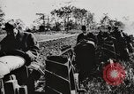Standbild Bildung von Fordson Traktoren Pflügen eines Feldes United States USA, 1919, aus Sekunde 7 historischem Filmmaterial Videoclip 65675025331