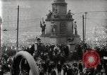 Standbild amerikanische Truppen Parade auf der 5th Avenue in New York City New York United States USA, 1919, aus Sekunde 21 historischem Filmmaterial Videoclip 65675025332