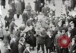 Standbild amerikanische Truppen Parade auf der 5th Avenue in New York City New York United States USA, 1919, aus Sekunde 36 historischem Filmmaterial Videoclip 65675025332
