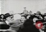 Standbild amerikanische Truppen Parade auf der 5th Avenue in New York City New York United States USA, 1919, aus Sekunde 39 historischem Filmmaterial Videoclip 65675025332