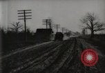 Standbild Ford Pkw und Lkw steckt in Schlamm United States USA, 1920, aus Sekunde 5 historischem Filmmaterial Videoclip 65675025336