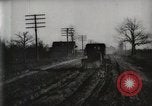 Standbild Ford Pkw und Lkw steckt in Schlamm United States USA, 1920, aus Sekunde 12 historischem Filmmaterial Videoclip 65675025336