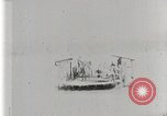 Standbild Autos fahren Sie auf River ferry United States USA, 1920, aus Sekunde 17 historischem Filmmaterial Videoclip 65675025338