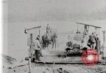 Standbild Autos fahren Sie auf River ferry United States USA, 1920, aus Sekunde 20 historischem Filmmaterial Videoclip 65675025338