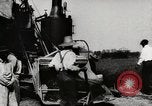 Standbild Männer und Maschinen Gebäude eine konkrete Highway United States USA, 1920, aus Sekunde 11 historischem Filmmaterial Videoclip 65675025339