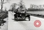 Standbild Männer und Maschinen Gebäude eine konkrete Highway United States USA, 1920, aus Sekunde 25 historischem Filmmaterial Videoclip 65675025339
