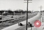 Standbild Männer und Maschinen Gebäude eine konkrete Highway United States USA, 1920, aus Sekunde 27 historischem Filmmaterial Videoclip 65675025339