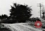 Standbild Männer und Maschinen Gebäude eine konkrete Highway United States USA, 1920, aus Sekunde 29 historischem Filmmaterial Videoclip 65675025339
