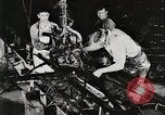 Immagine di Ford automobili e camion essendo fabbricati e utilizzati United States USA, 1922, secondo 13 filmato di repertorio 65675025342