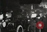 Immagine di Ford automobili e camion essendo fabbricati e utilizzati United States USA, 1922, secondo 22 filmato di repertorio 65675025342