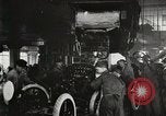 Immagine di Ford automobili e camion essendo fabbricati e utilizzati United States USA, 1922, secondo 26 filmato di repertorio 65675025342