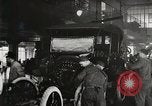 Immagine di Ford automobili e camion essendo fabbricati e utilizzati United States USA, 1922, secondo 33 filmato di repertorio 65675025342