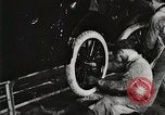 Immagine di Ford automobili e camion essendo fabbricati e utilizzati United States USA, 1922, secondo 36 filmato di repertorio 65675025342