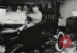 Immagine di Ford automobili e camion essendo fabbricati e utilizzati United States USA, 1922, secondo 49 filmato di repertorio 65675025342