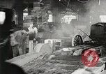 Immagine di Ford automobili e camion essendo fabbricati e utilizzati United States USA, 1922, secondo 50 filmato di repertorio 65675025342
