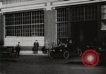 Immagine di Ford automobili e camion essendo fabbricati e utilizzati United States USA, 1922, secondo 51 filmato di repertorio 65675025342