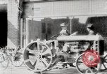 Immagine di Agricoltore campo di aratura con trattore Fordson United States USA, 1920, secondo 14 filmato di repertorio 65675025346