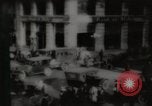 Image Début des contrôles de trafic pour les véhicules et les piétons dans les villes américaines United States USA, 1925, de la seconde 1 séquences d'archives historiques vidéo 65675025348