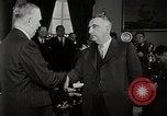 Immagine di Generale Marshall è giurato in Washington DC USA, 1947, secondo 17 filmato di repertorio 65675025349