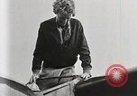 Immagine di Amelia Earhart Putnam Londonderry Irlanda, 1932, secondo 13 filmato di repertorio 65675025355