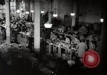 Image colis Croix-Rouge Mindanao Philippines, 1944, de la seconde 15 séquences d'archives historiques vidéo 65675025362