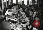 Image colis Croix-Rouge Mindanao Philippines, 1944, de la seconde 23 séquences d'archives historiques vidéo 65675025362