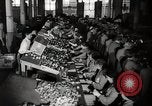 Image colis Croix-Rouge Mindanao Philippines, 1944, de la seconde 25 séquences d'archives historiques vidéo 65675025362
