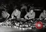 Image colis Croix-Rouge Mindanao Philippines, 1944, de la seconde 28 séquences d'archives historiques vidéo 65675025362