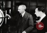 Standbild Henry Ford und Sohn United States USA, 1924, aus Sekunde 4 historischem Filmmaterial Videoclip 65675025383