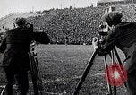 Standbild Kamera Männer mit der Hand durchgedreht motion picture Kameras United States USA, 1924, aus Sekunde 5 historischem Filmmaterial Videoclip 65675025384
