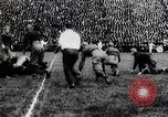 Standbild Kamera Männer mit der Hand durchgedreht motion picture Kameras United States USA, 1924, aus Sekunde 15 historischem Filmmaterial Videoclip 65675025384