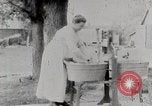 Immagine di Donna americana lavaggi United States USA, 1915, secondo 3 filmato di repertorio 65675025388