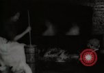 Standbild alten amerikanischen Frau Kannen Butter United States USA, 1915, aus Sekunde 1 historischem Filmmaterial Videoclip 65675025391