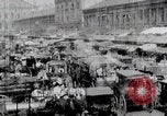 Standbild Busy Market Street United States USA, 1919, aus Sekunde 7 historischem Filmmaterial Videoclip 65675025398