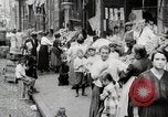 Standbild Busy Market Street United States USA, 1919, aus Sekunde 9 historischem Filmmaterial Videoclip 65675025398