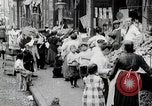 Standbild Busy Market Street United States USA, 1919, aus Sekunde 12 historischem Filmmaterial Videoclip 65675025398