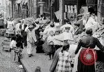 Standbild Busy Market Street United States USA, 1919, aus Sekunde 13 historischem Filmmaterial Videoclip 65675025398