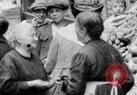 Standbild Busy Market Street United States USA, 1919, aus Sekunde 16 historischem Filmmaterial Videoclip 65675025398