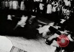 Immagine di Gente che si diverte a siepi Park Coney Island New York City USA, 1919, secondo 30 filmato di repertorio 65675025406