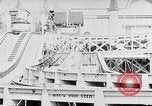 Immagine di Gente che si diverte a siepi Park Coney Island New York City USA, 1919, secondo 31 filmato di repertorio 65675025406