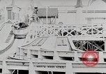 Immagine di Gente che si diverte a siepi Park Coney Island New York City USA, 1919, secondo 33 filmato di repertorio 65675025406