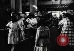 Immagine di Gente che si diverte a siepi Park Coney Island New York City USA, 1919, secondo 38 filmato di repertorio 65675025406