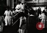 Immagine di Gente che si diverte a siepi Park Coney Island New York City USA, 1919, secondo 39 filmato di repertorio 65675025406