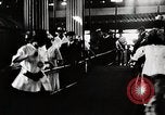 Immagine di Gente che si diverte a siepi Park Coney Island New York City USA, 1919, secondo 43 filmato di repertorio 65675025406
