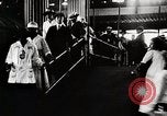 Immagine di Gente che si diverte a siepi Park Coney Island New York City USA, 1919, secondo 44 filmato di repertorio 65675025406